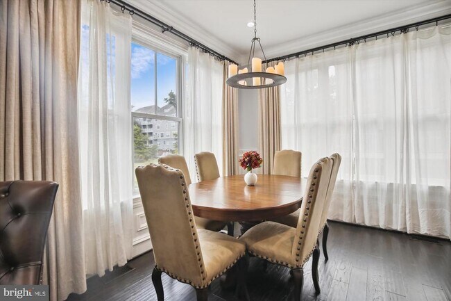 Foto del edificio - 1317 Wilkes St