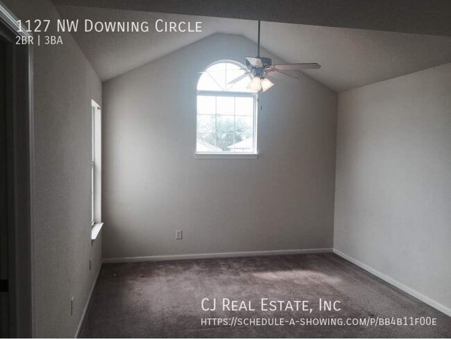 Building Photo - 1127 NW Downing Cir