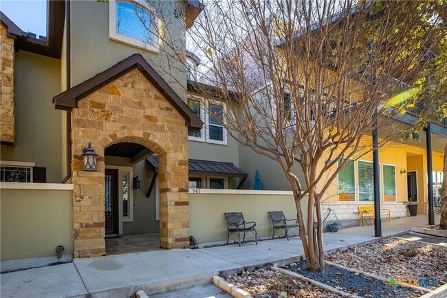 Foto del edificio - 961 N Academy Ave