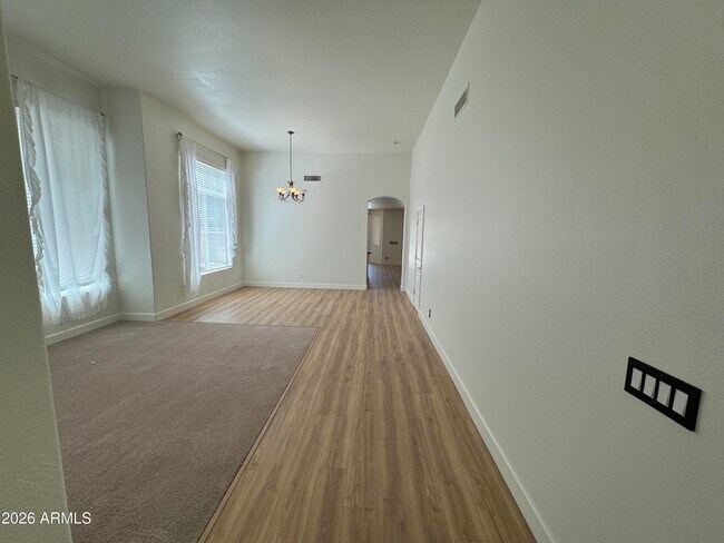 Building Photo - 1127 W Mesquite St