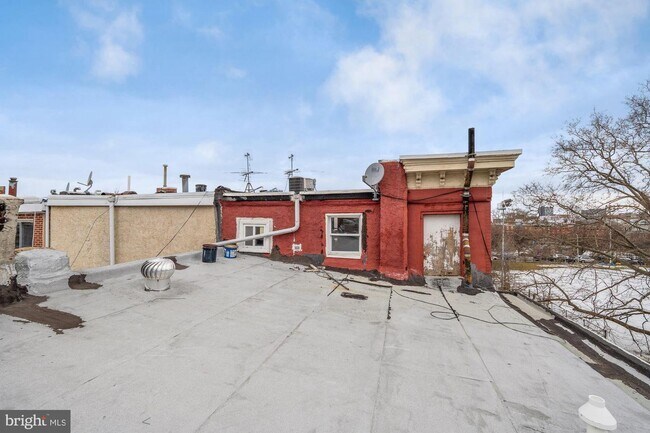 Building Photo - 1900 Mt Vernon St