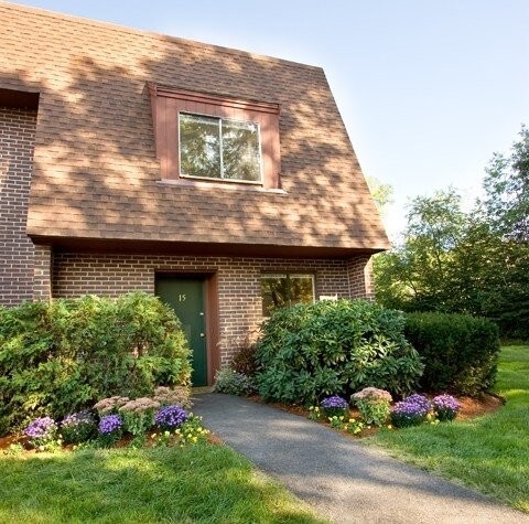 Foto del edificio - 961 Norwest Dr