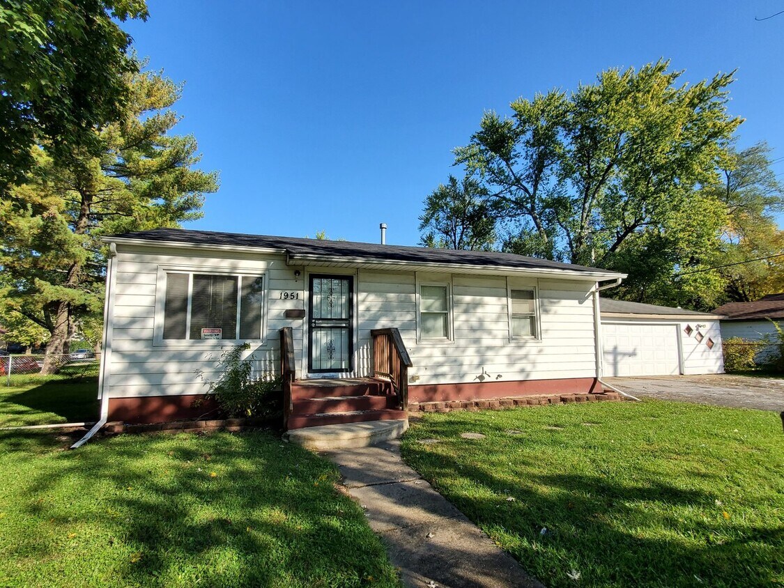 1951 E 223rd St, Sauk Village, IL 60411 House Rental in Sauk Village, IL