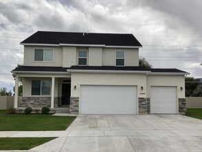 Building Photo - 1409 Perelle Ln