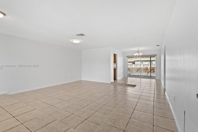 Foto del edificio - 11431 NW 29th St