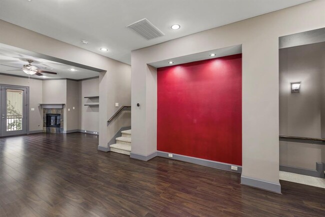 Building Photo - 1706 Bremond St