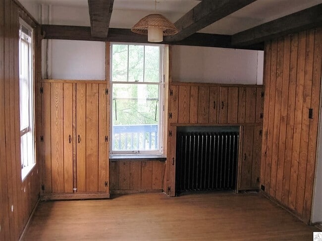 Foto del edificio - AVAILABLE JUNE - 6 Bed, 2 Bath Home Close to Campus!