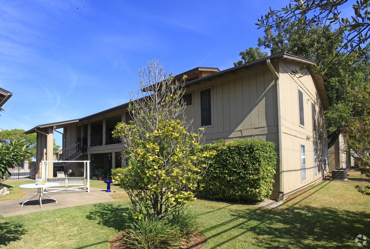 Primary Photo - Putnam Square Condo's