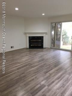 Building Photo - 129 Shore Dr