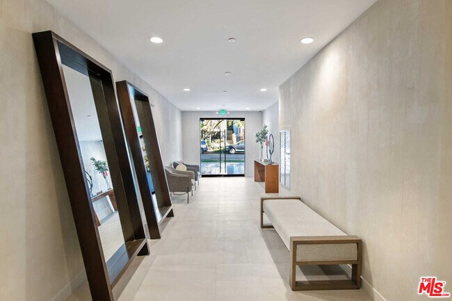 Foto del edificio - 825 Croft Ave