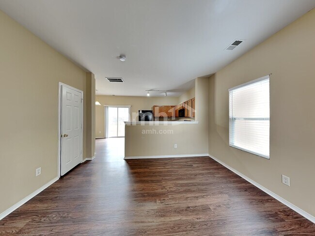 Foto del edificio - 9022 Newfield St