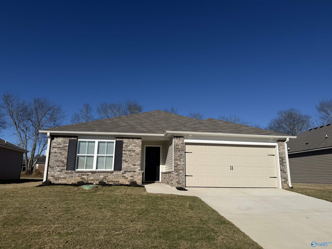 Foto principal - 151 Olde Hearth Rd