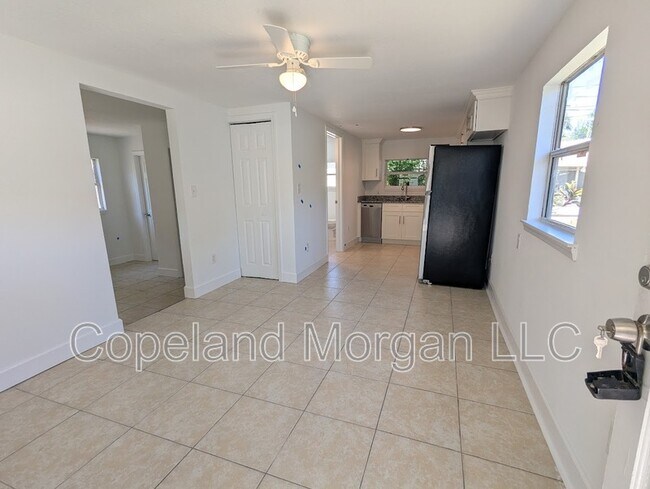 Foto del edificio - 2033 1/2 20th Street South