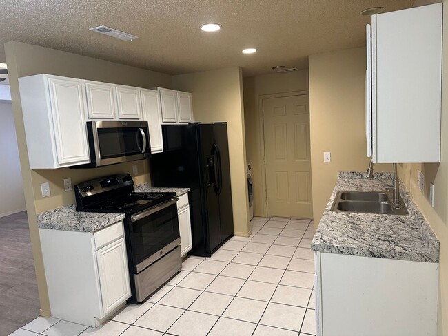 Building Photo - 142-144 Northaven