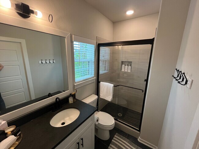 Baño principal - 1470 W Cato Springs Rd