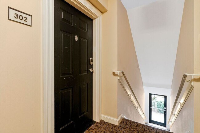 Foto del edificio - 3804 Rodman St NW