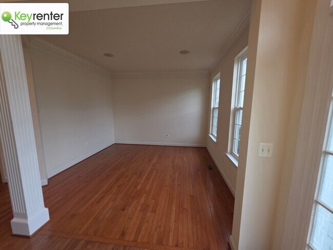 Foto del edificio - Beautiful 4-Bedroom Home in New Market – Hardwood Floors, Modern Kitchen, 2-Car Garage & Yard Car...