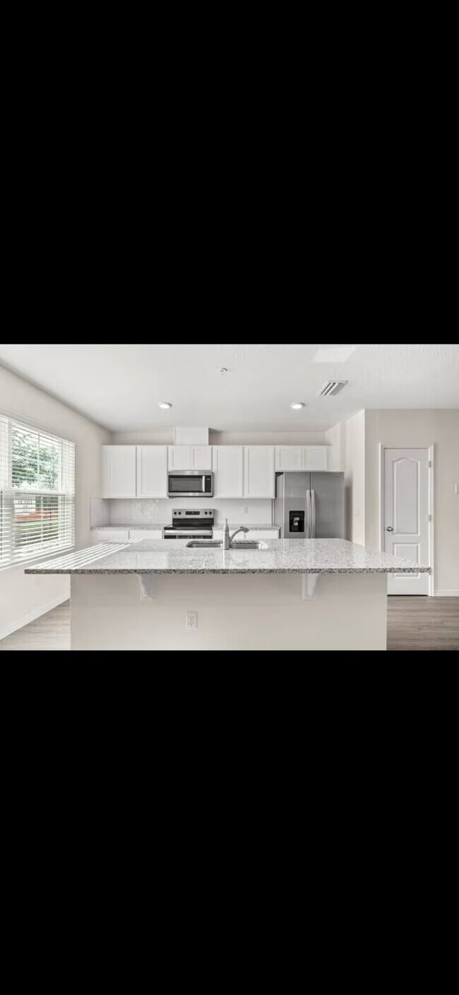 Foto del edificio - 2745 Flushing Dr