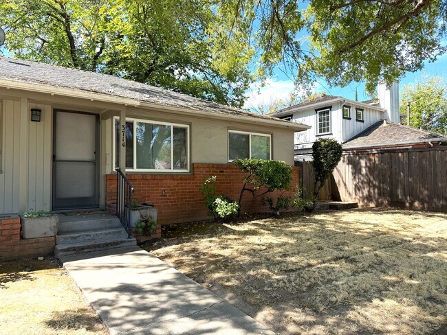 Foto del edificio - 3714 Folsom Blvd