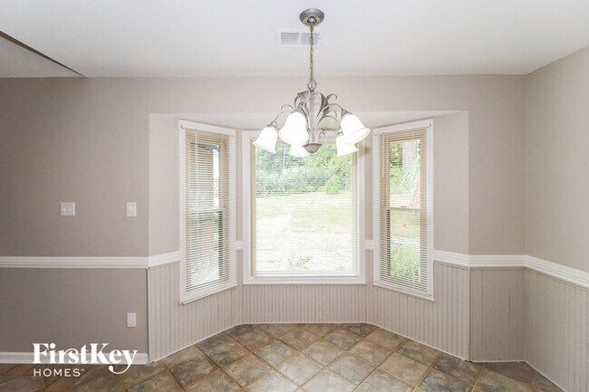 Foto del edificio - 8519 Spruce Tree Cove