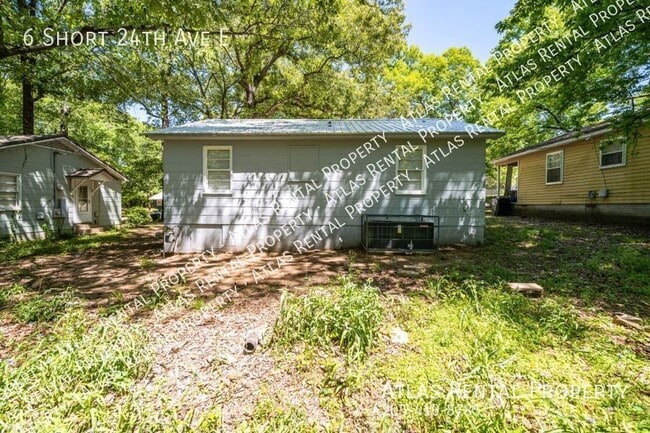 Building Photo - 6 E Short 24th Ave