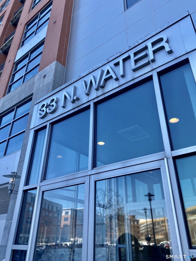 Building Photo - 33 N Water St