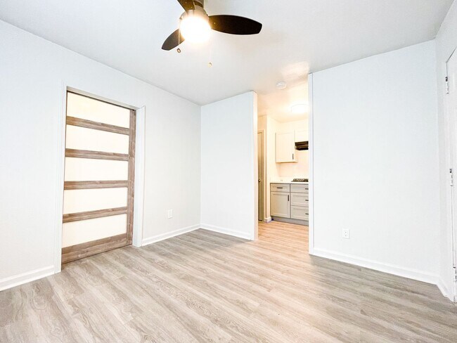 Foto del edificio - 1BD/1BA in Gated Complex