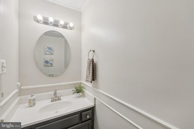 Building Photo - 13812 Tabiona Dr