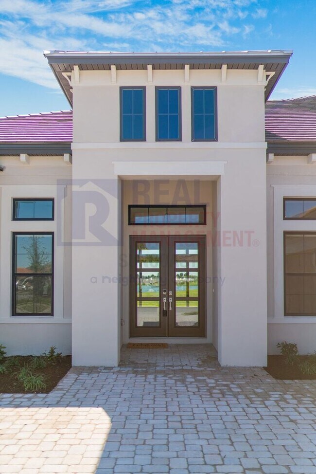 Building Photo - Luxury living in the beautiful Esplanade a...