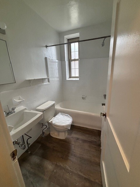 Building Photo - Bryn Mawr Gables