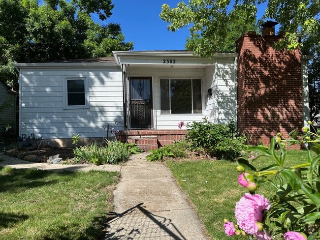 Foto del edificio - 2302 Willow Creek Dr
