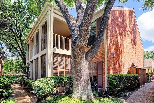 Building Photo - 636 Augusta Dr