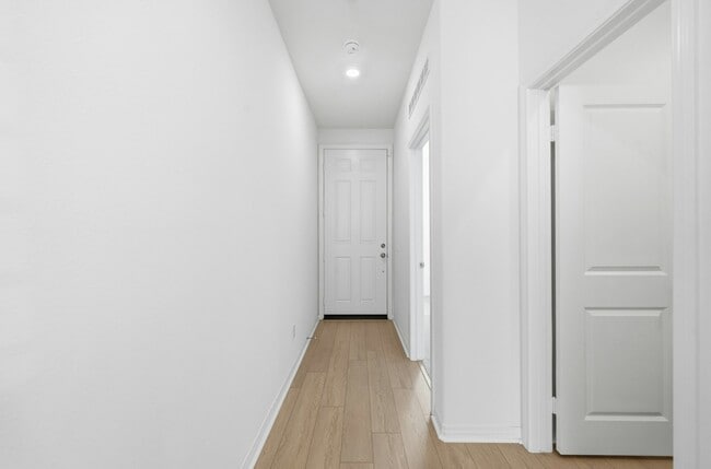 Building Photo - 36631 Camino Spgs Ave