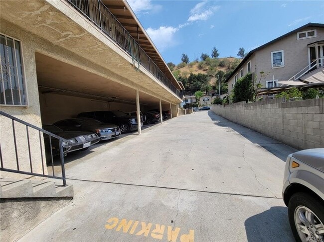Foto del edificio - 3607 Griffin Ave