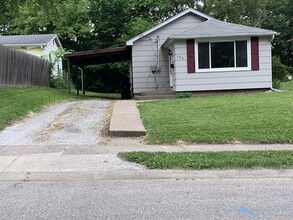 Building Photo - 125 Walters St