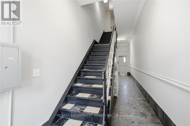 Photo du bâtiment - 63 John St S