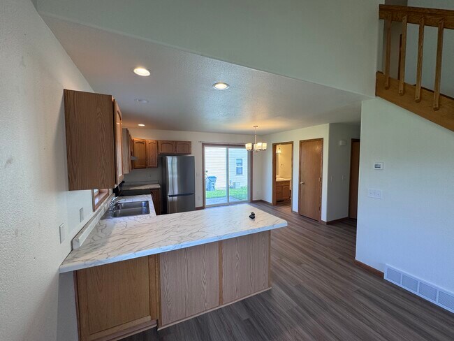 Foto del edificio - 627 E Pine St