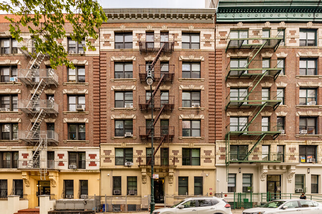 Building Photo - 250 Manhattan Ave