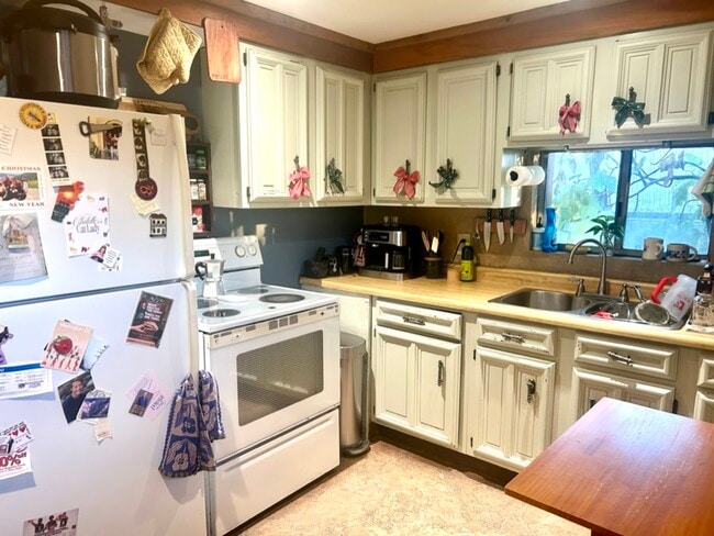 Building Photo - 2803 S 1000 E