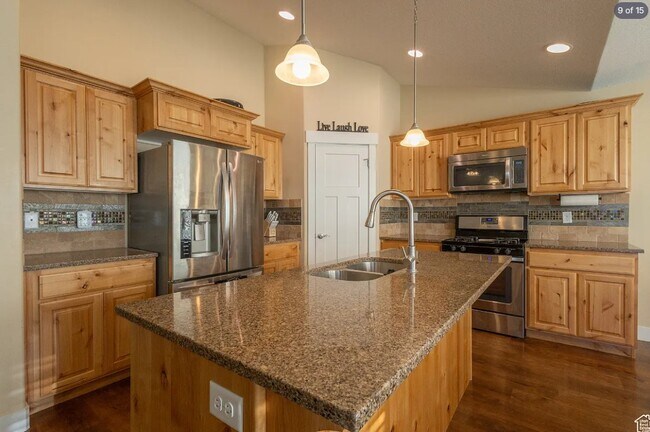 Building Photo - 14088 Maria Way