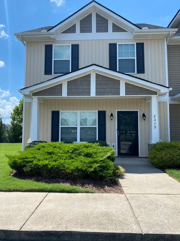 Foto principal - 2319 New Holland Cir