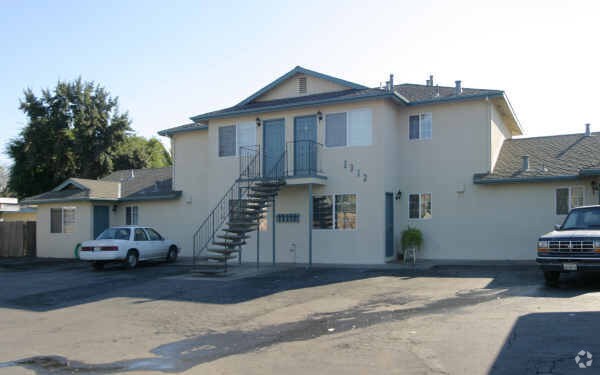 Primary Photo - 1312 Ensenada Dr