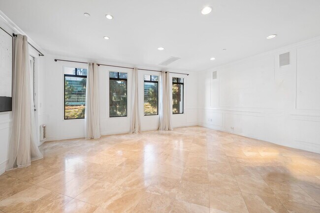 Foto del edificio - 5625 Crescent Park W