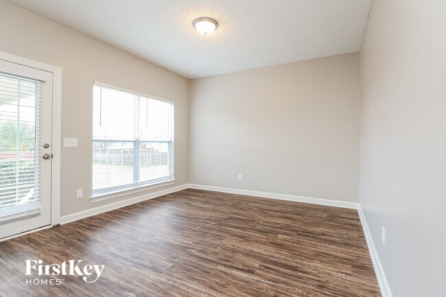 Building Photo - 837 Manderlay Way