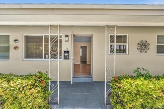 Building Photo - 800 Moffett St