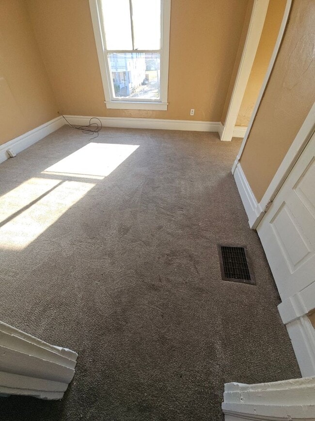 Foto del edificio - 706 Spring St