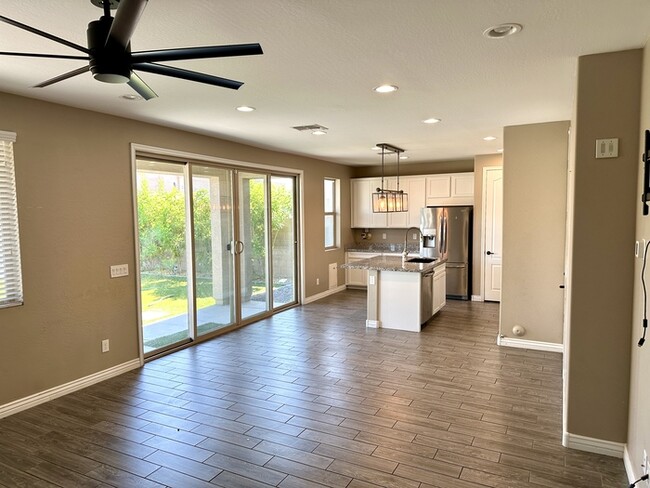 Building Photo - Stunning Southern Enclave