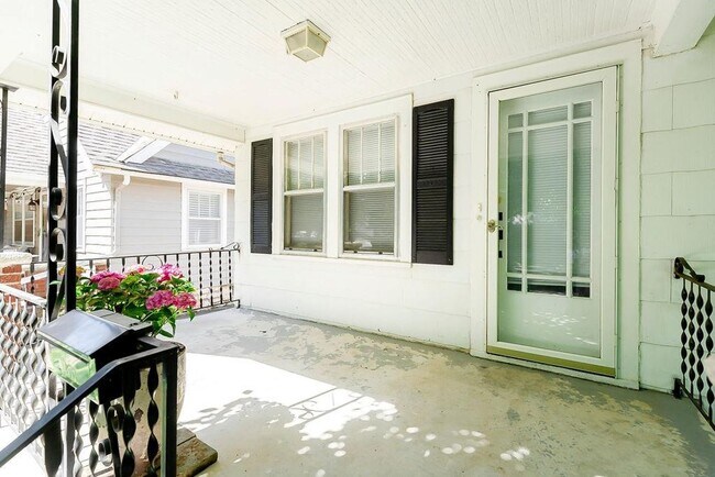 Foto del edificio - Charming Bungalow near KU Med