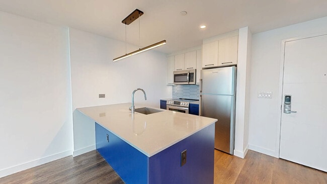 Interior Photo - Broadridge