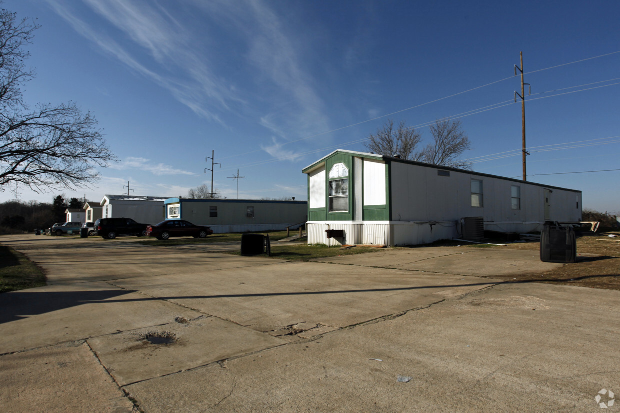 Primary Photo - Trinity Mobile Village